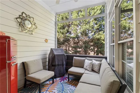 $565,000 | 941 Persimmon Point Northeast, Atlanta, GA 30328