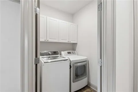 $565,000 | 941 Persimmon Point Northeast, Atlanta, GA 30328