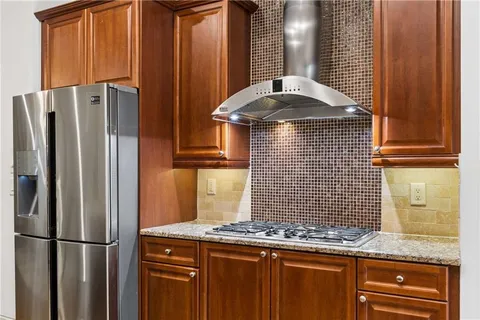 $565,000 | 941 Persimmon Point Northeast, Atlanta, GA 30328