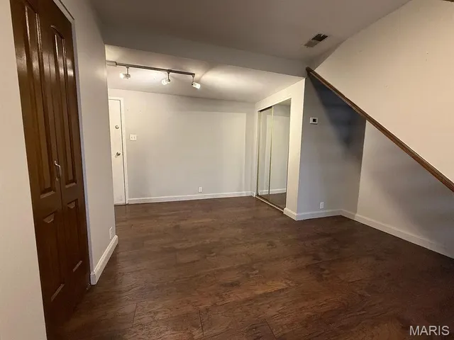 $1,795 | Undisclosed Address, St. Louis, MO 63110