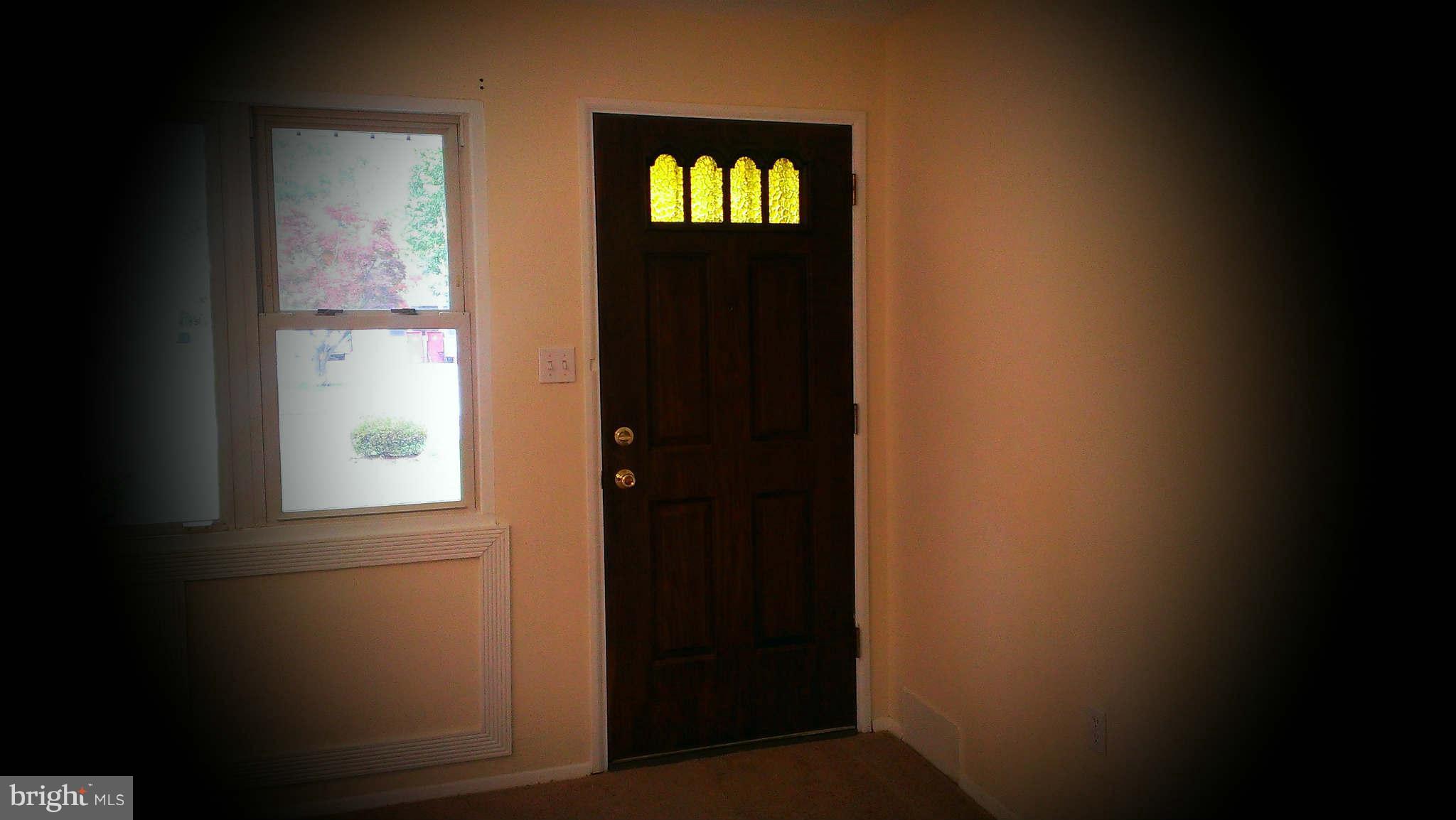 4609 Roundhill Road Alexandria, VA 22310 - Photo 3 of 16 Interior (General)