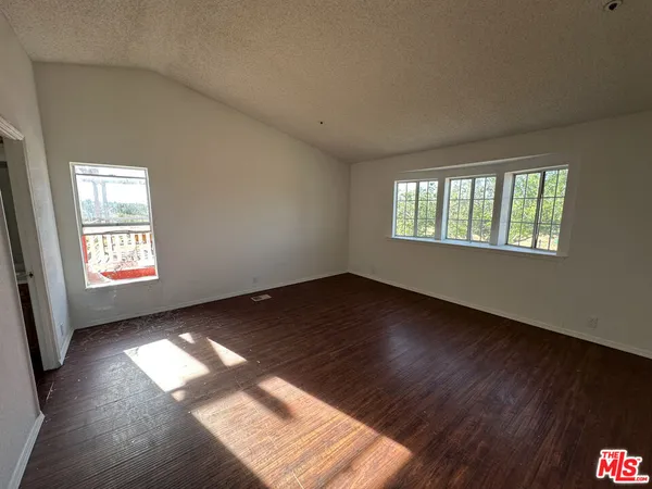 $270,000 | 32049 213th Street East, Llano, CA 93544