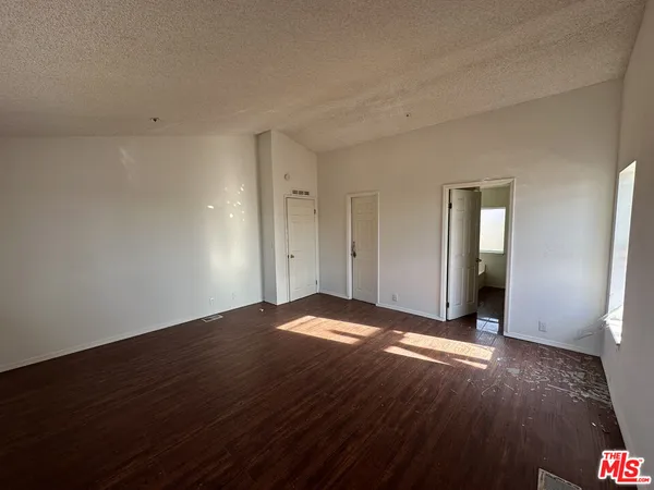 $270,000 | 32049 213th Street East, Llano, CA 93544