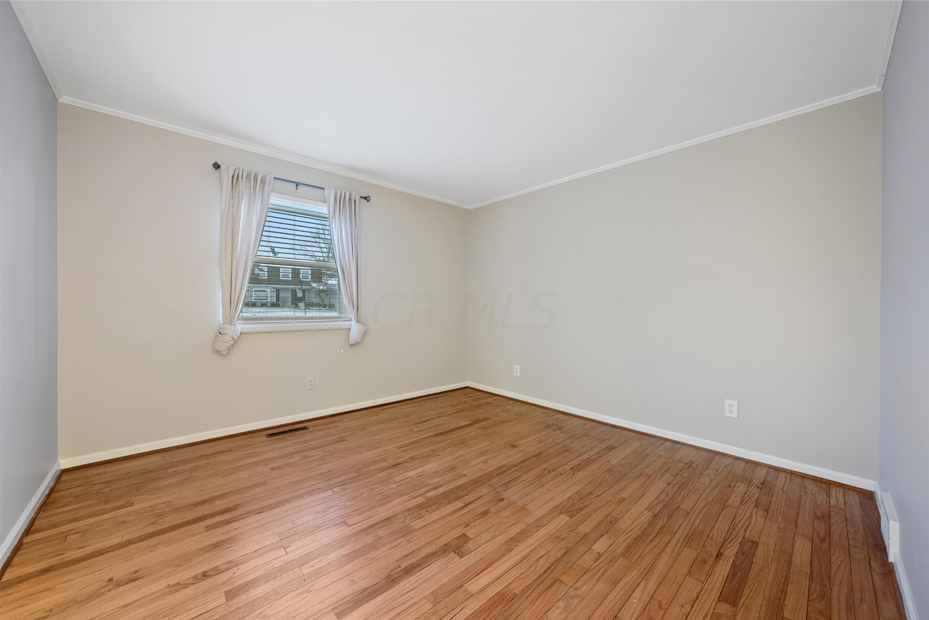 2574 Chartwell Road Columbus, OH 43220 - Photo 26 of 42 DSC07571