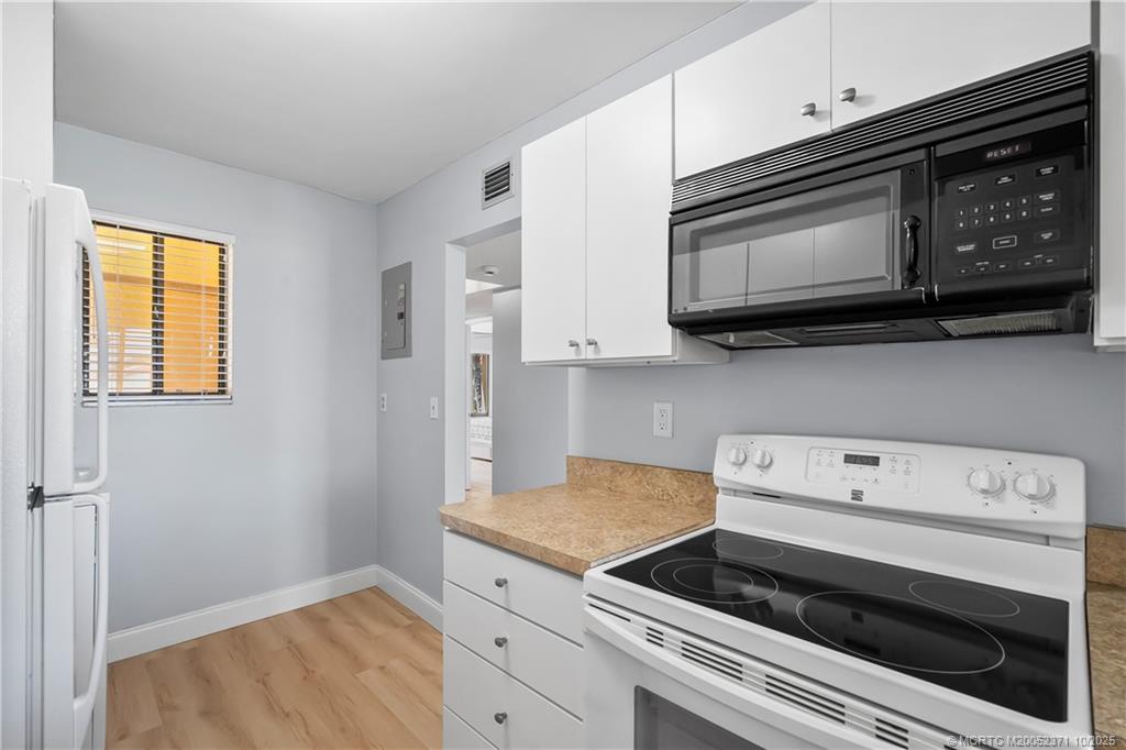 5355 Southeast Miles Grant Road, Unit E212 Stuart, FL 34997 - Photo 15 of 42