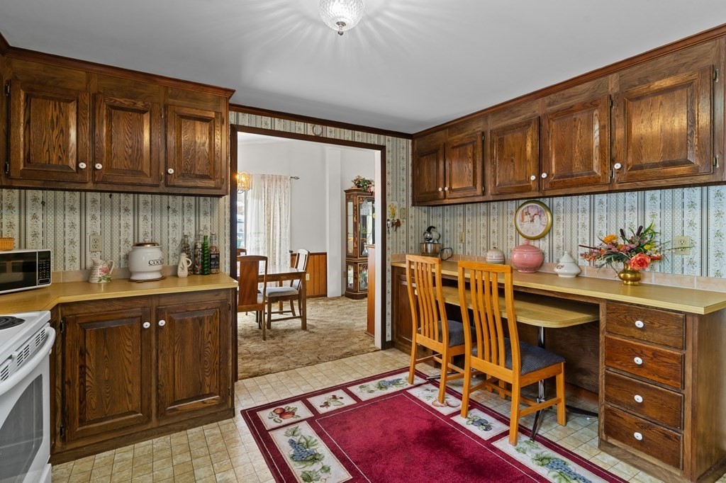 14 Castle Road Attleboro, MA 02703 - Photo 5 of 26 Gallery Image 5