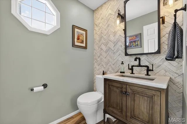 $469,900 | 7028 Chalkstone Road, St. Louis, MO 63129