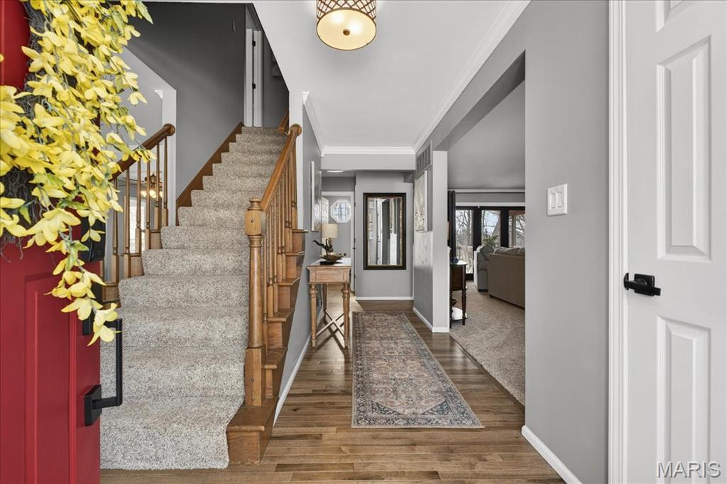 7028 Chalkstone Road St. Louis, MO 63129 - Photo 3 of 45