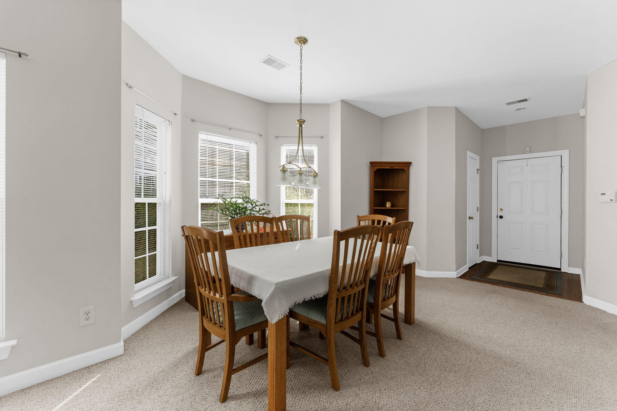 1441 Wellbrooke Lane Mount Pleasant, SC 29466 - Photo 4 of 33 17-web-or-mls-DSC02814