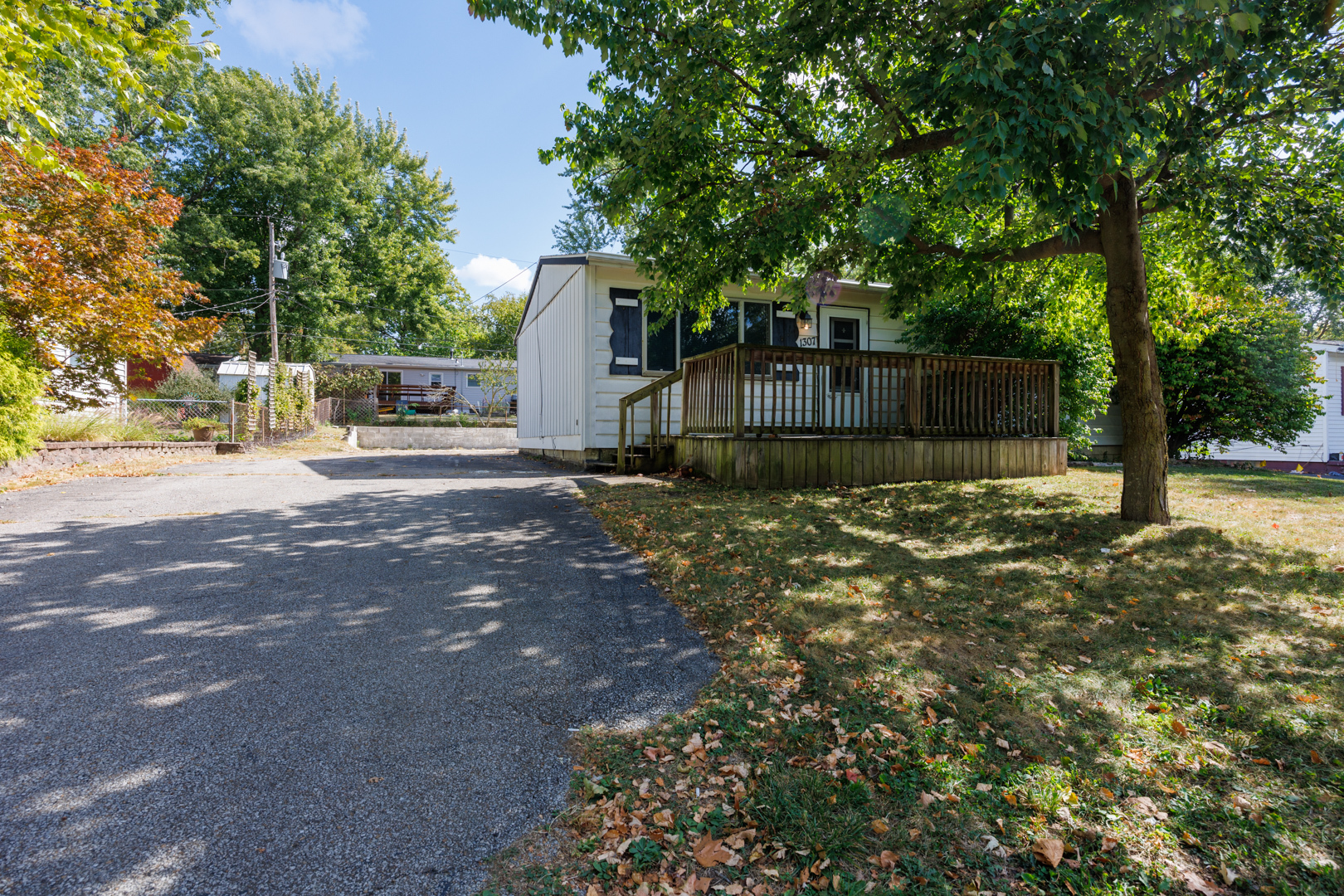 a view of a back yard of the house