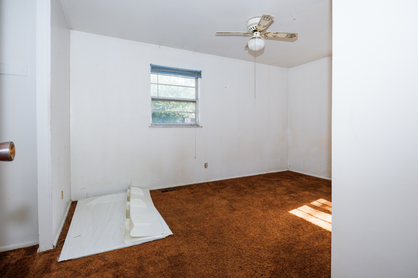 1307 Glenwood Road Bloomington, IL 61704 - Photo 13 of 21 an empty room with windows