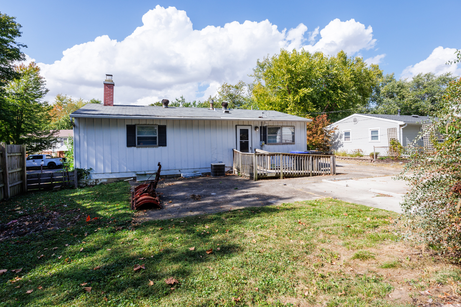 1307 Glenwood Road Bloomington, IL 61704 - Photo 21 of 21 a front view of a house with garden and porch