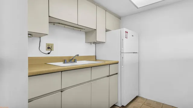 $195,000 | 77835 California Drive, Unit C10, Palm Desert, CA 92211