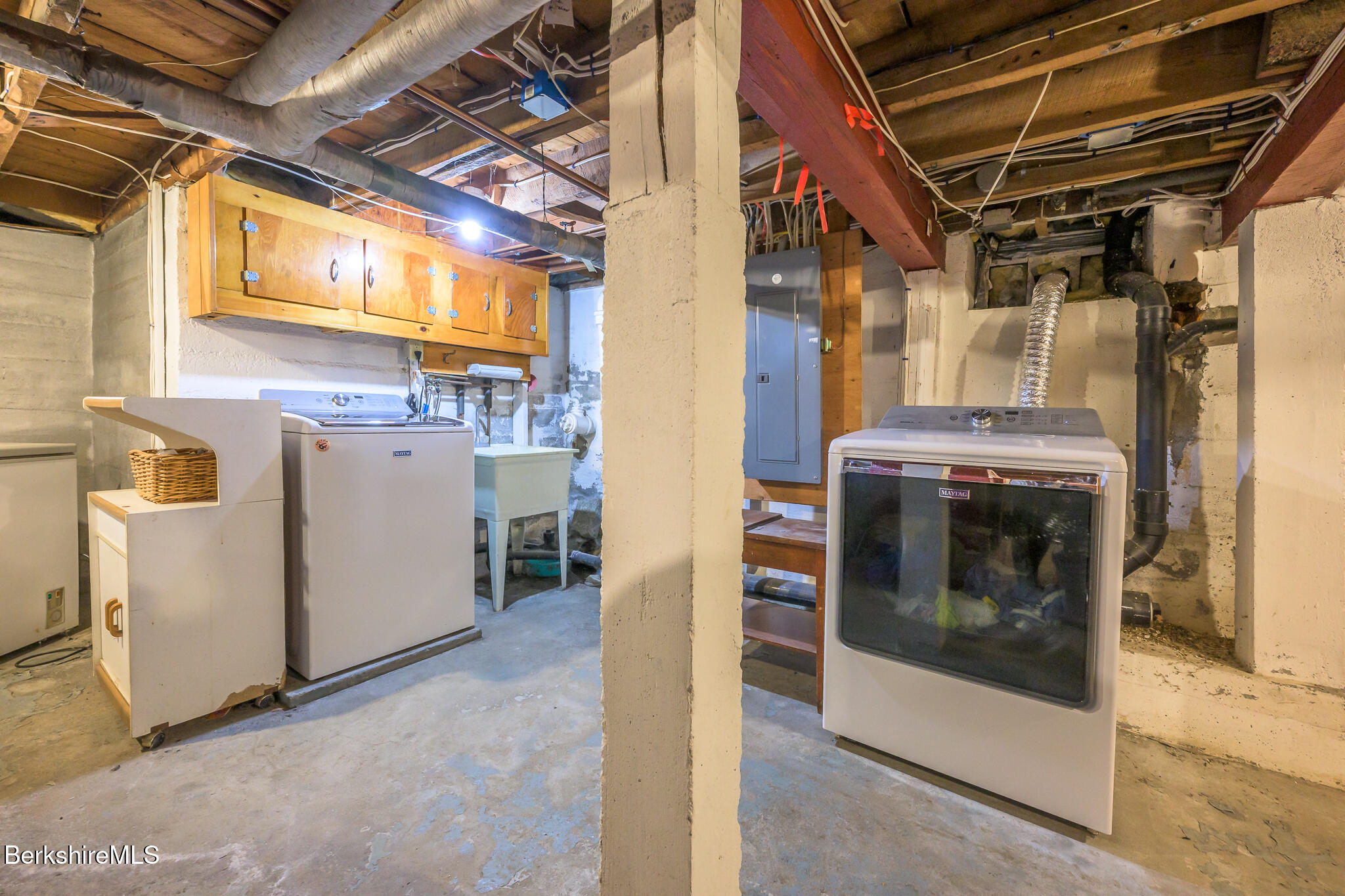 955 Barker Road Pittsfield, MA 01201 - Photo 26 of 35 a utility room with dryer and washer