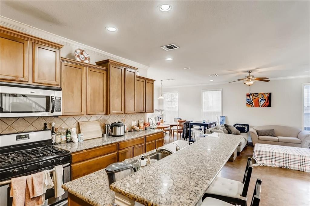 5208 Martin Avenue Austin, TX 78751 - Photo 7 of 32