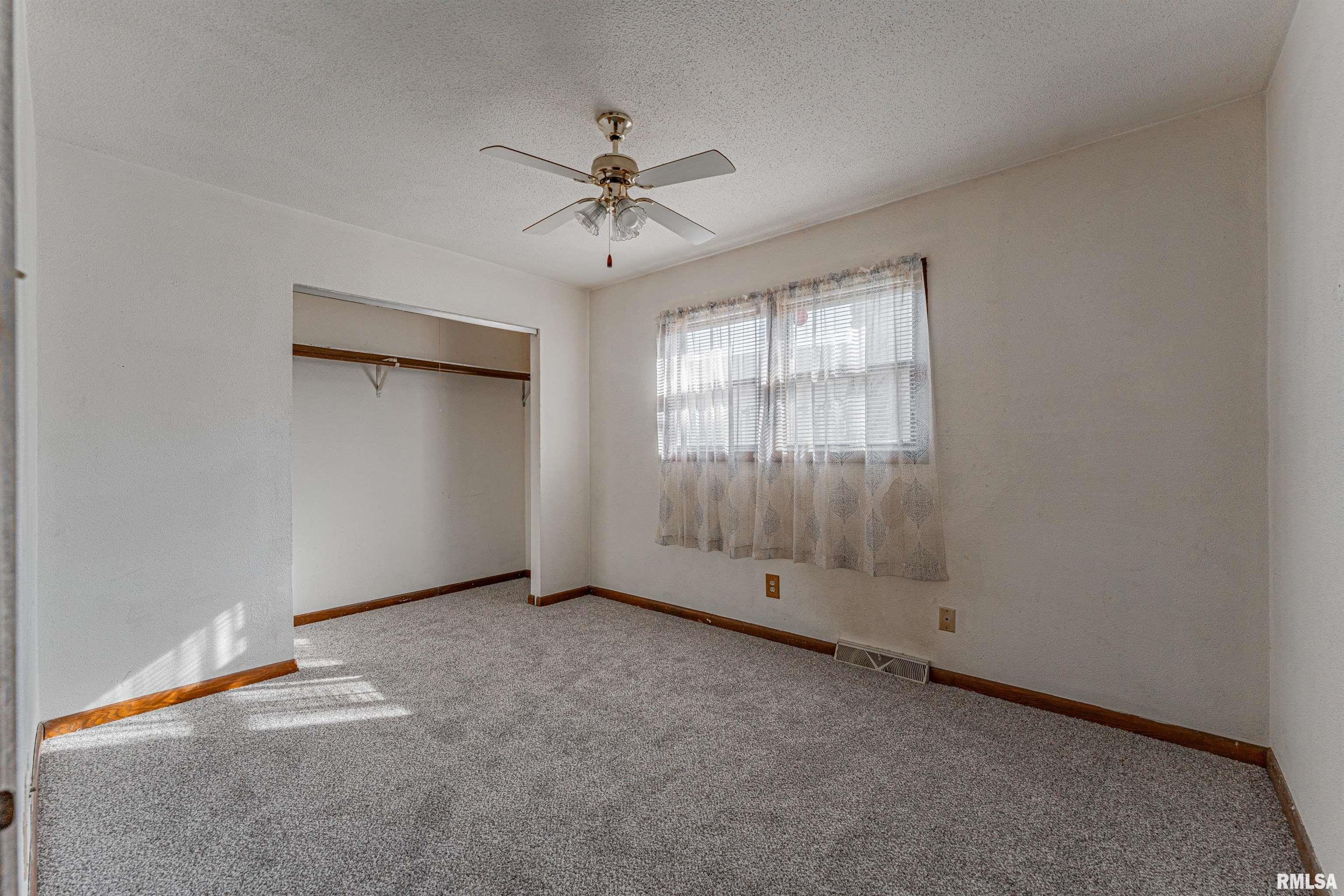 95 Gavin Street Lincoln, IL 62656 - Photo 12 of 23