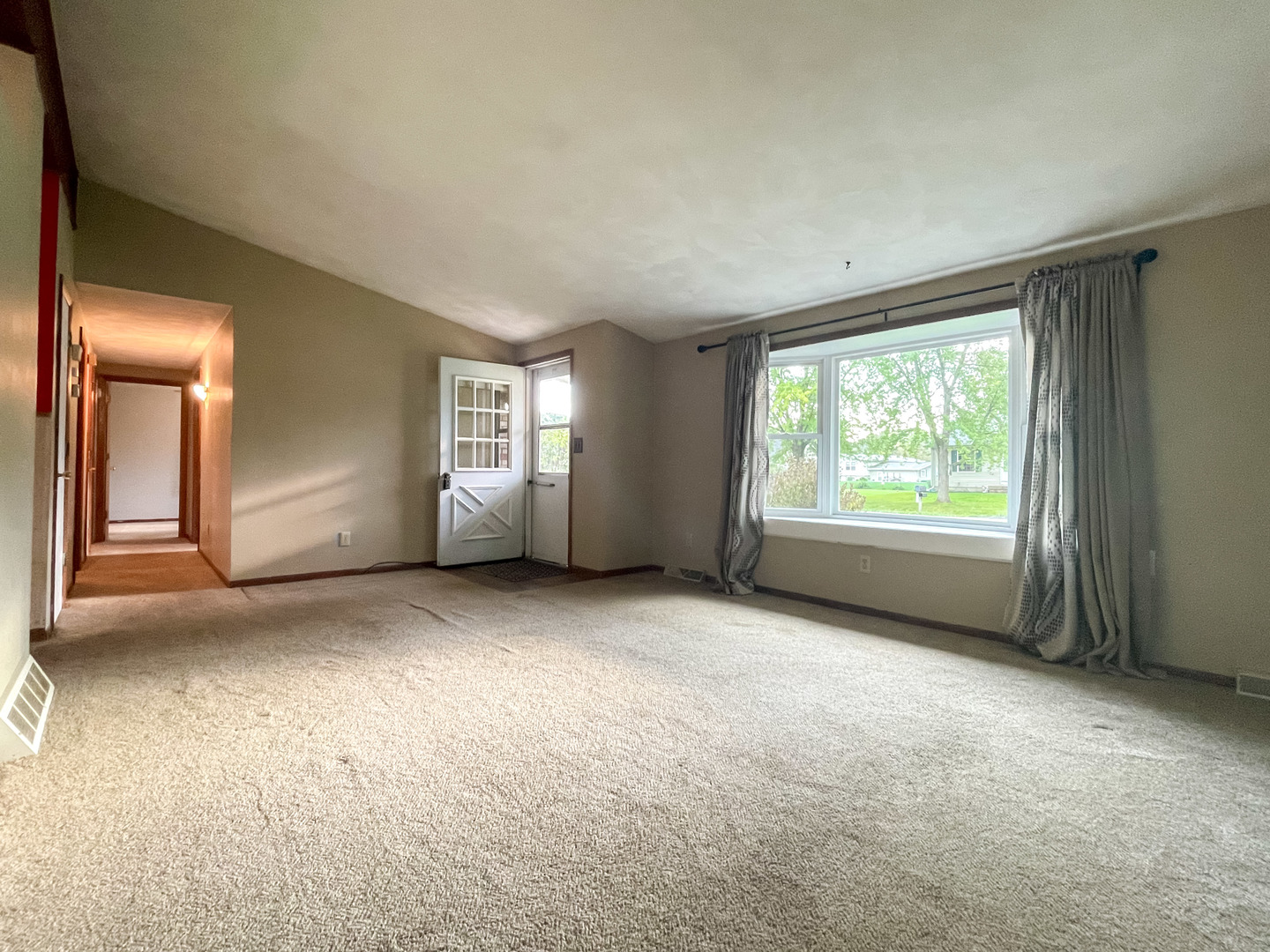 8010 Kasson Road Harvard, IL 60033 - Photo 3 of 40 an empty room with windows
