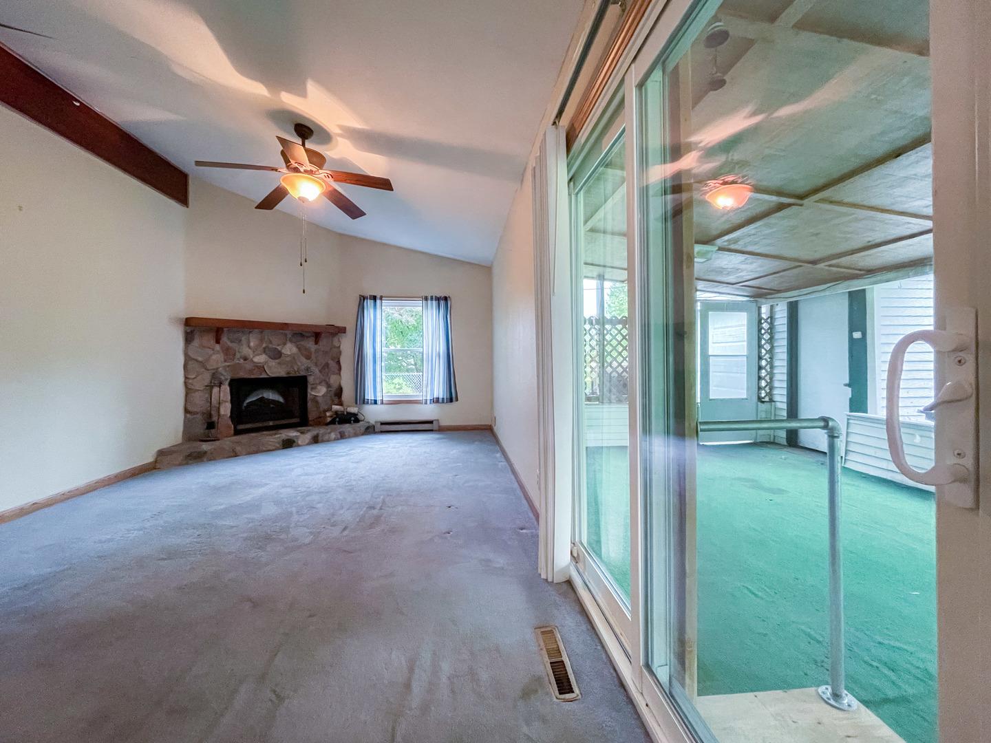8010 Kasson Road Harvard, IL 60033 - Photo 23 of 40 a view of an entryway with a livingroom