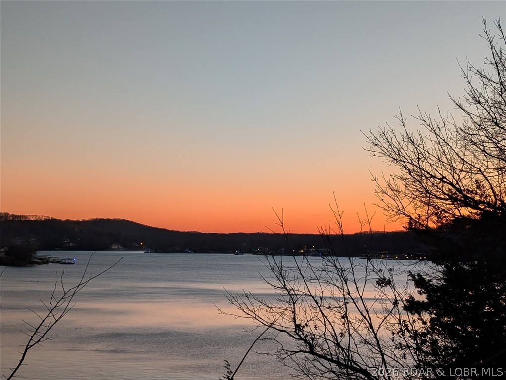 710 Petunia Road Camdenton, MO 65020 - Photo 2 of 53 Sunset at Lake House