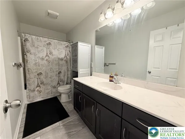 $440,000 | 2121 Huntington Lane, Easton, PA 18040