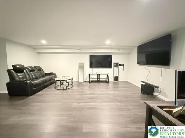 $440,000 | 2121 Huntington Lane, Easton, PA 18040