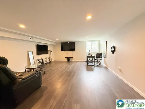 $440,000 | 2121 Huntington Lane, Easton, PA 18040