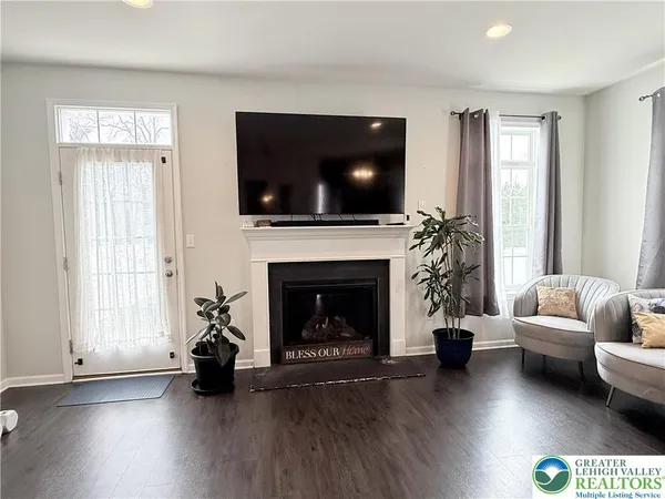 $440,000 | 2121 Huntington Lane, Easton, PA 18040