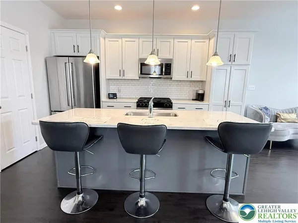 $440,000 | 2121 Huntington Lane, Easton, PA 18040