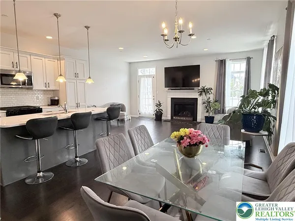 $440,000 | 2121 Huntington Lane, Easton, PA 18040