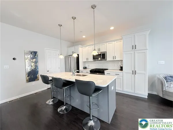 $440,000 | 2121 Huntington Lane, Easton, PA 18040