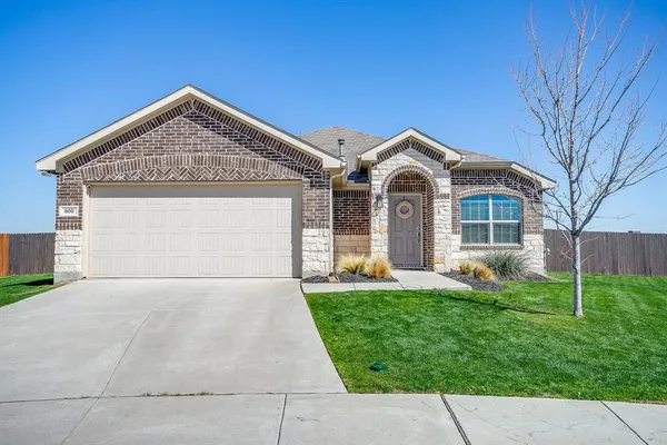 $290,000 | 800 Amberwood Court, Haslet, TX 76052