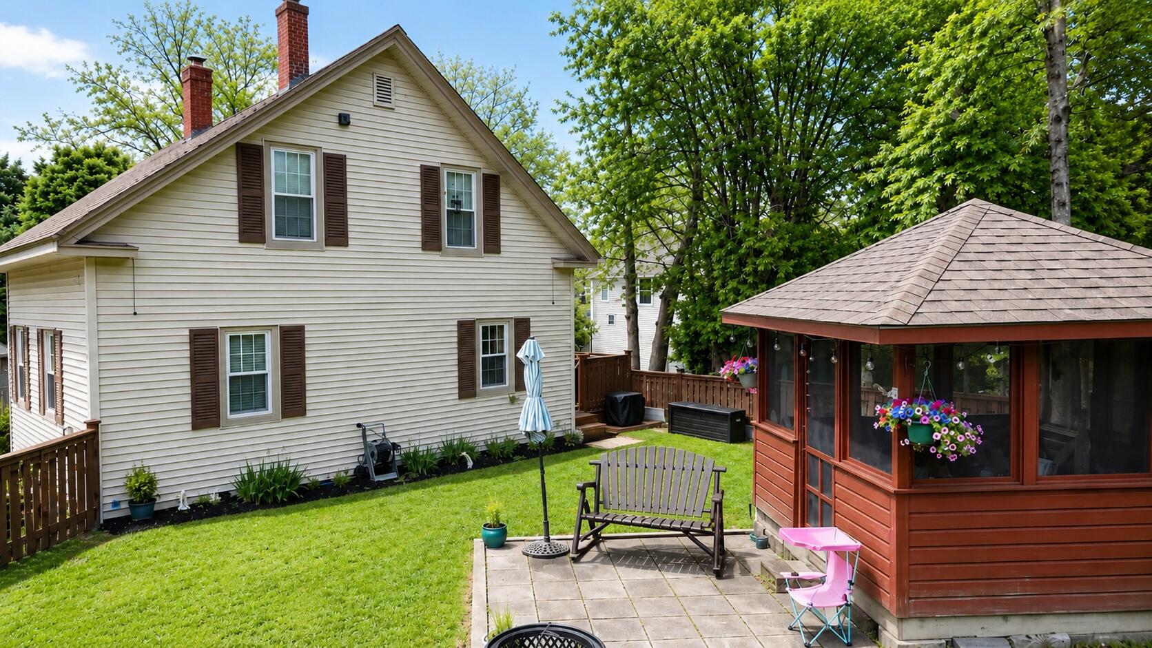 10 Danforth Street Wiscasset, ME 04578 - Photo 3 of 9 B1A30FE6-2DEE-414F-9F08-93232611623A