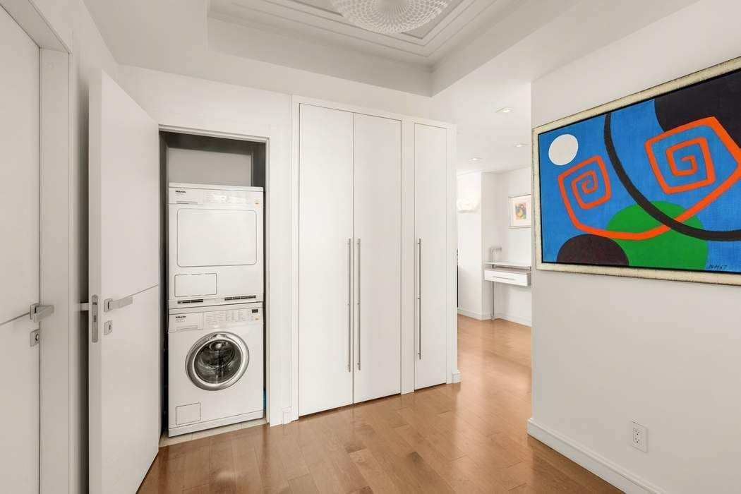 188 East 70th Street, Unit 10D Manhattan, NY 10021 - Photo 10 of 14