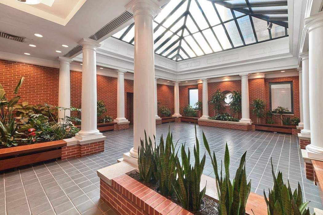 188 East 70th Street, Unit 10D Manhattan, NY 10021 - Photo 12 of 14