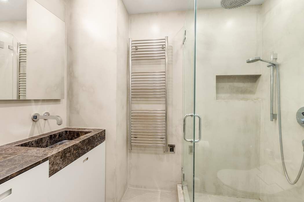 188 East 70th Street, Unit 10D Manhattan, NY 10021 - Photo 8 of 14