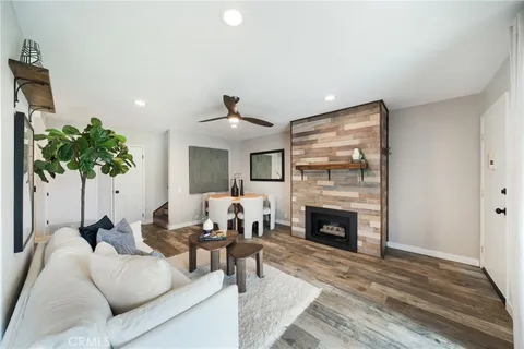 $738,888 | 7422 Seastar Drive, Unit 8, Huntington Beach, CA 92648