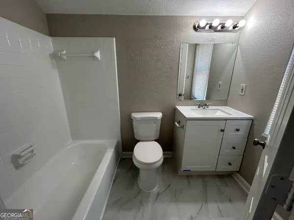 $2,395 | 1016 Kathleen Court, Roswell, GA 30075
