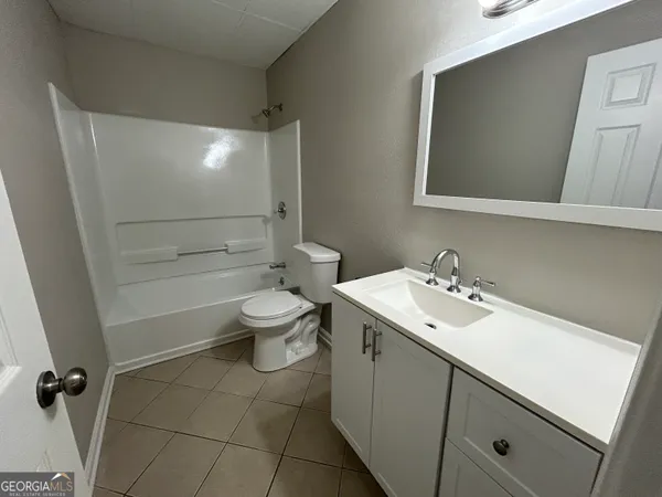 $2,395 | 1016 Kathleen Court, Roswell, GA 30075