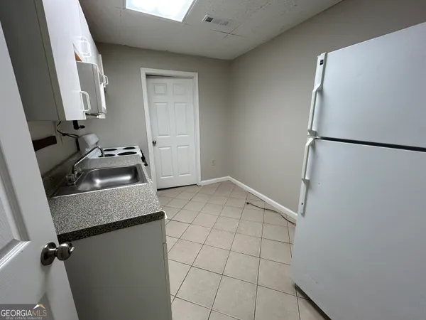 $2,395 | 1016 Kathleen Court, Roswell, GA 30075