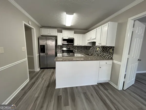 $2,395 | 1016 Kathleen Court, Roswell, GA 30075