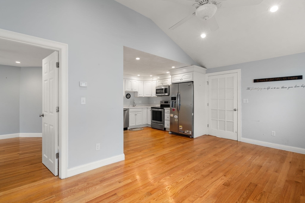 15 Walton Street Wakefield, MA 01880 - Photo 18 of 39