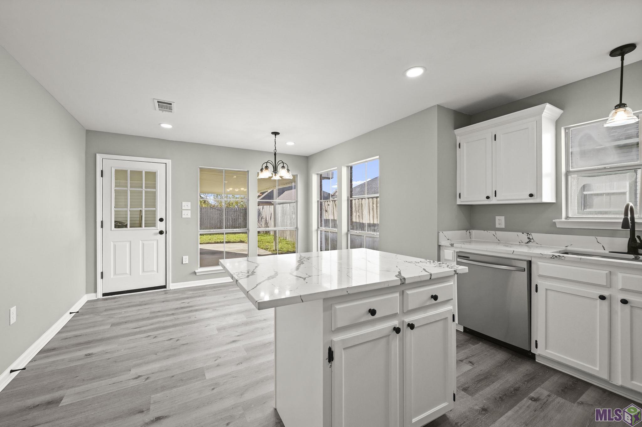 13566 Parwood Avenue Baton Rouge, LA 70816 - Photo 7 of 19