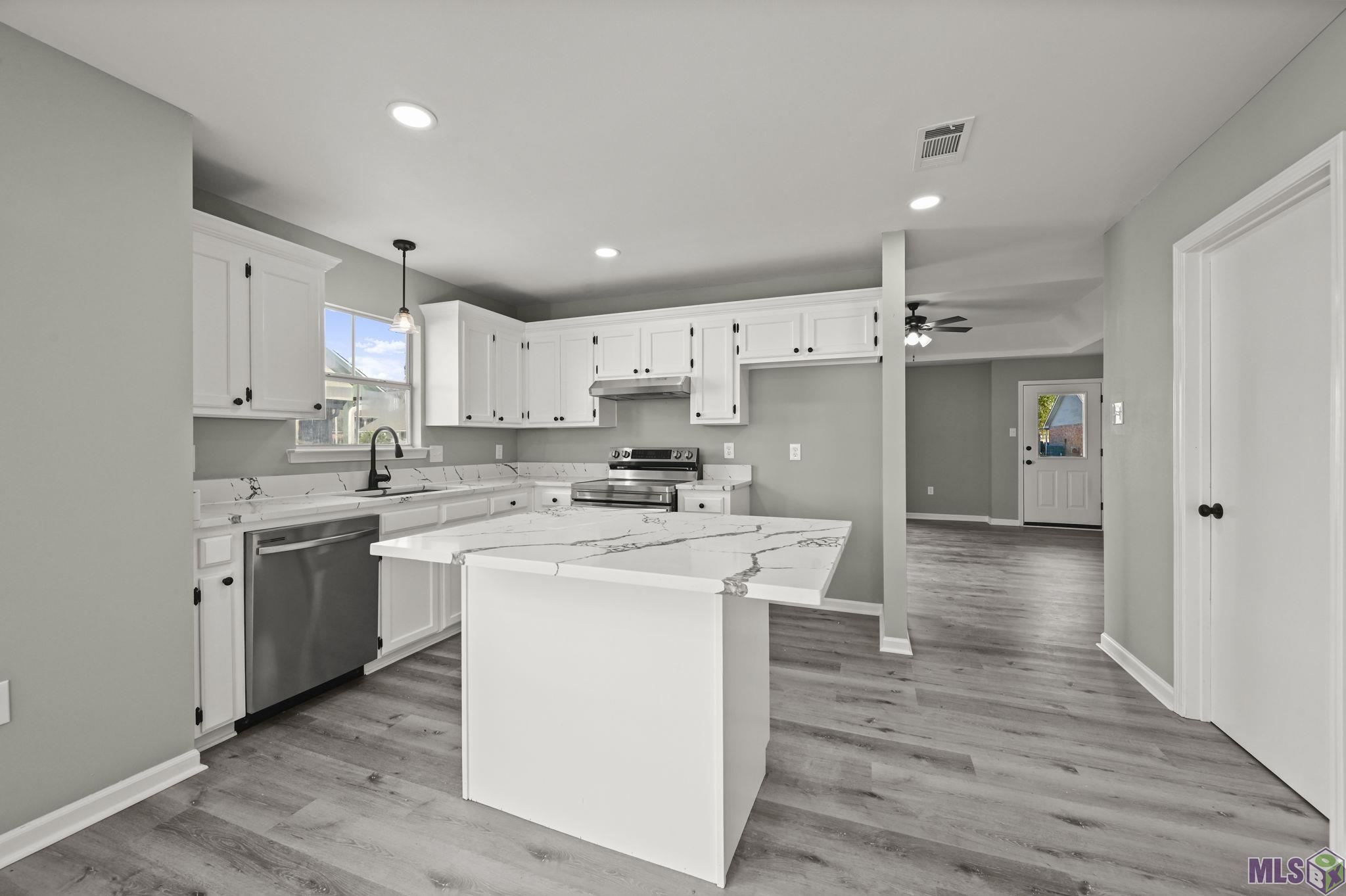 13566 Parwood Avenue Baton Rouge, LA 70816 - Photo 8 of 19