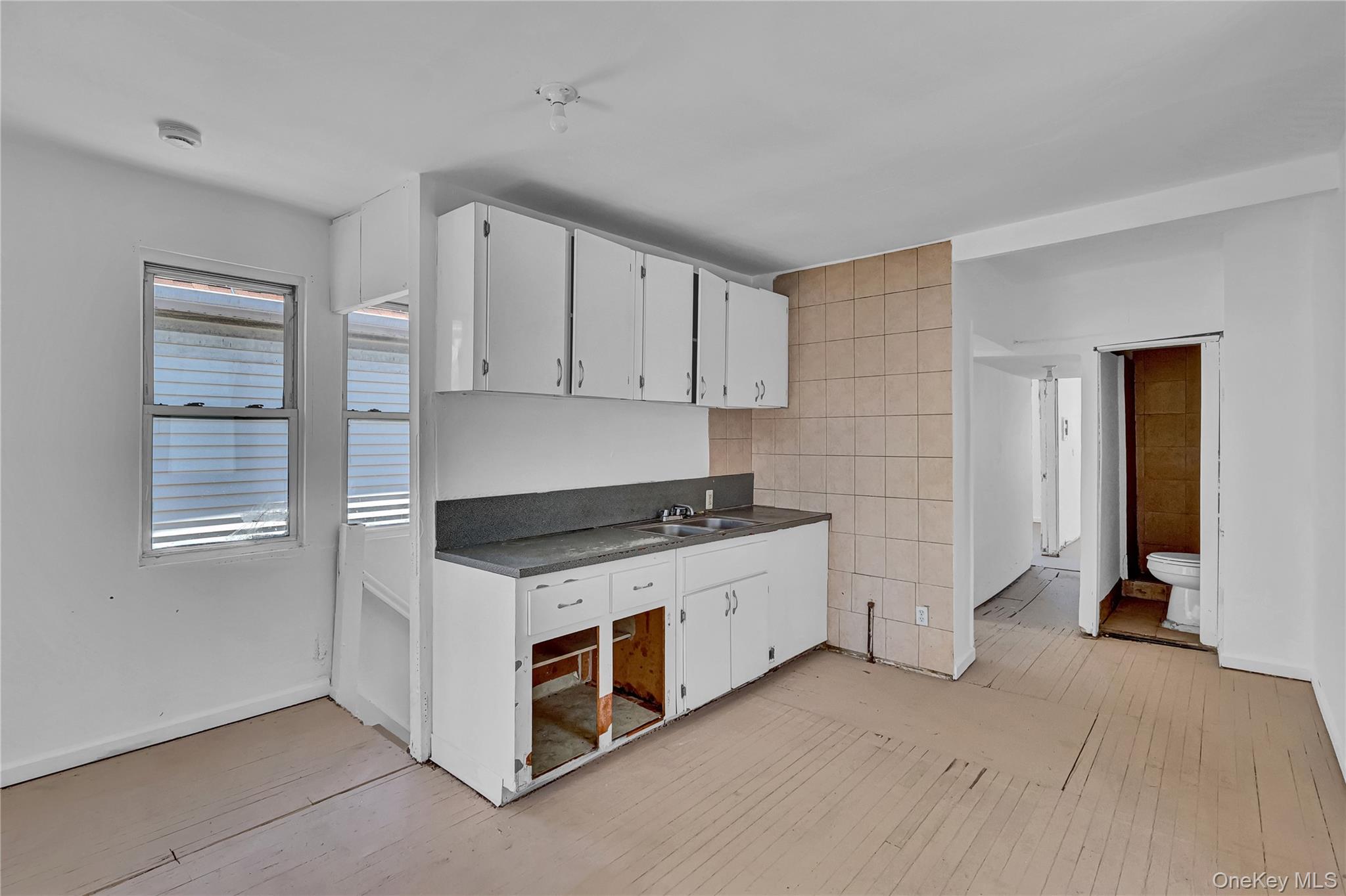 150-81 116th Road Queens, NY 11434 - Photo 3 of 22