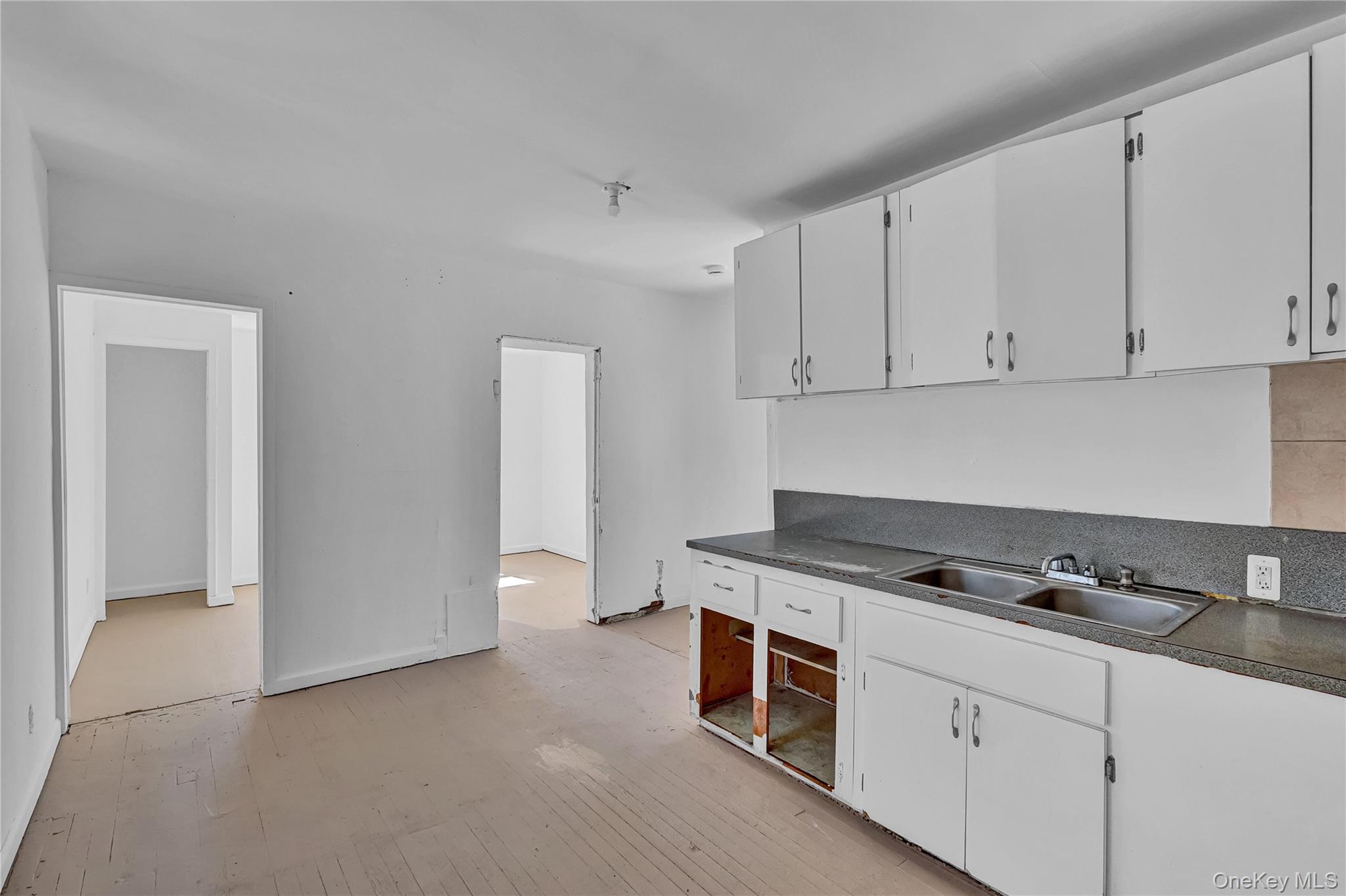 150-81 116th Road Queens, NY 11434 - Photo 4 of 22