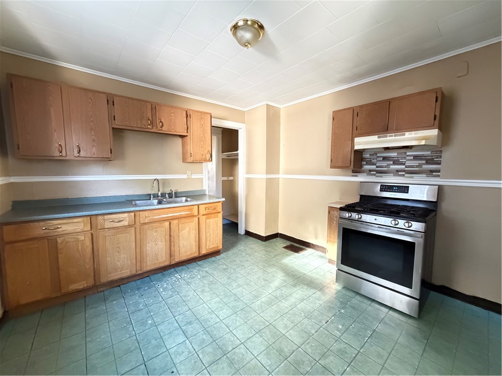 220 Electric Avenue Rochester, NY 14613 - Photo 14 of 23