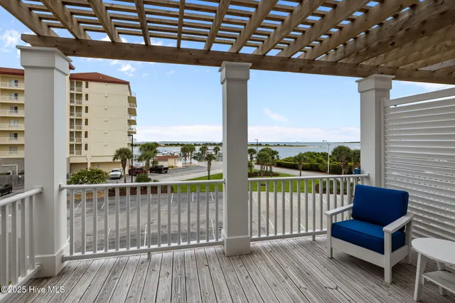 $895,000 | 200 Olde Towne Yacht Clb Drive, Unit 49, Beaufort, NC 28516