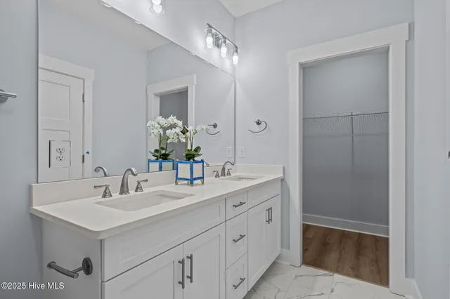 $895,000 | 200 Olde Towne Yacht Clb Drive, Unit 49, Beaufort, NC 28516