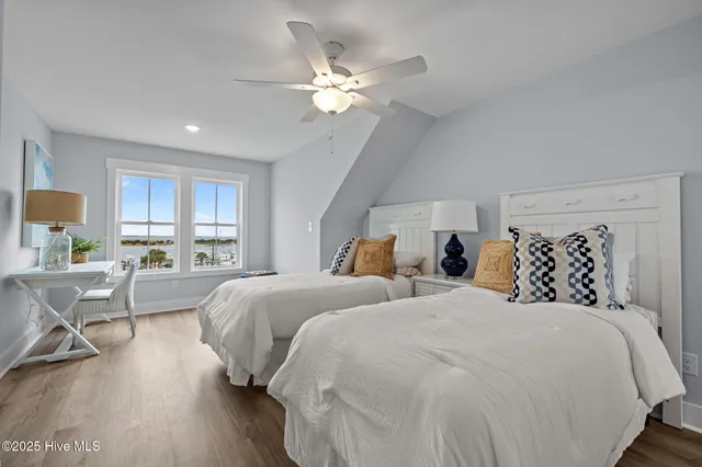 $895,000 | 200 Olde Towne Yacht Clb Drive, Unit 49, Beaufort, NC 28516