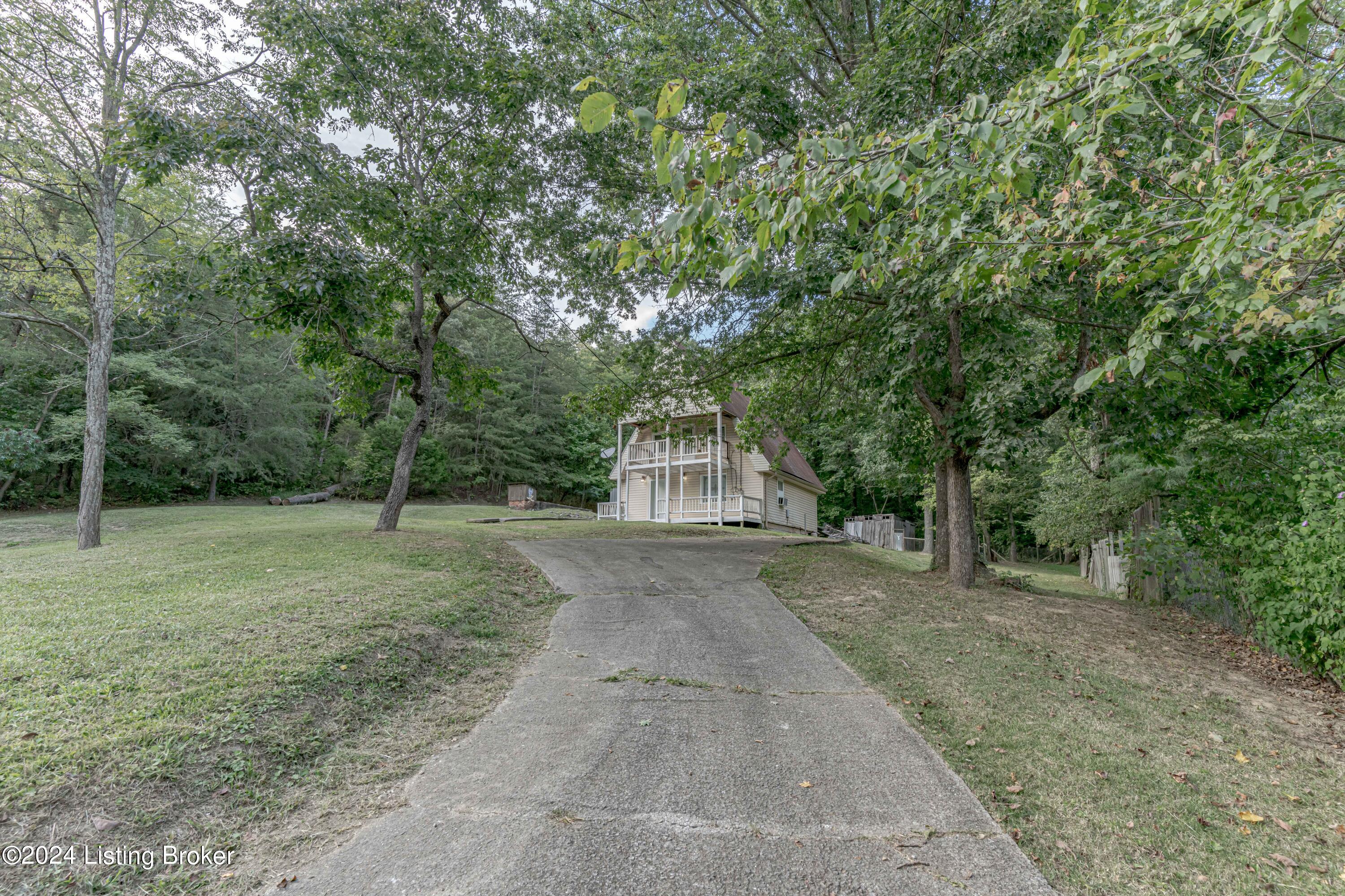 1145 Castleman Branch Road Shepherdsville, KY 40165 - Photo 4 of 43 DSC02806